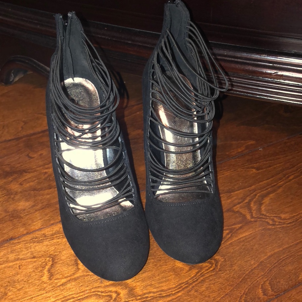 Black wedges !